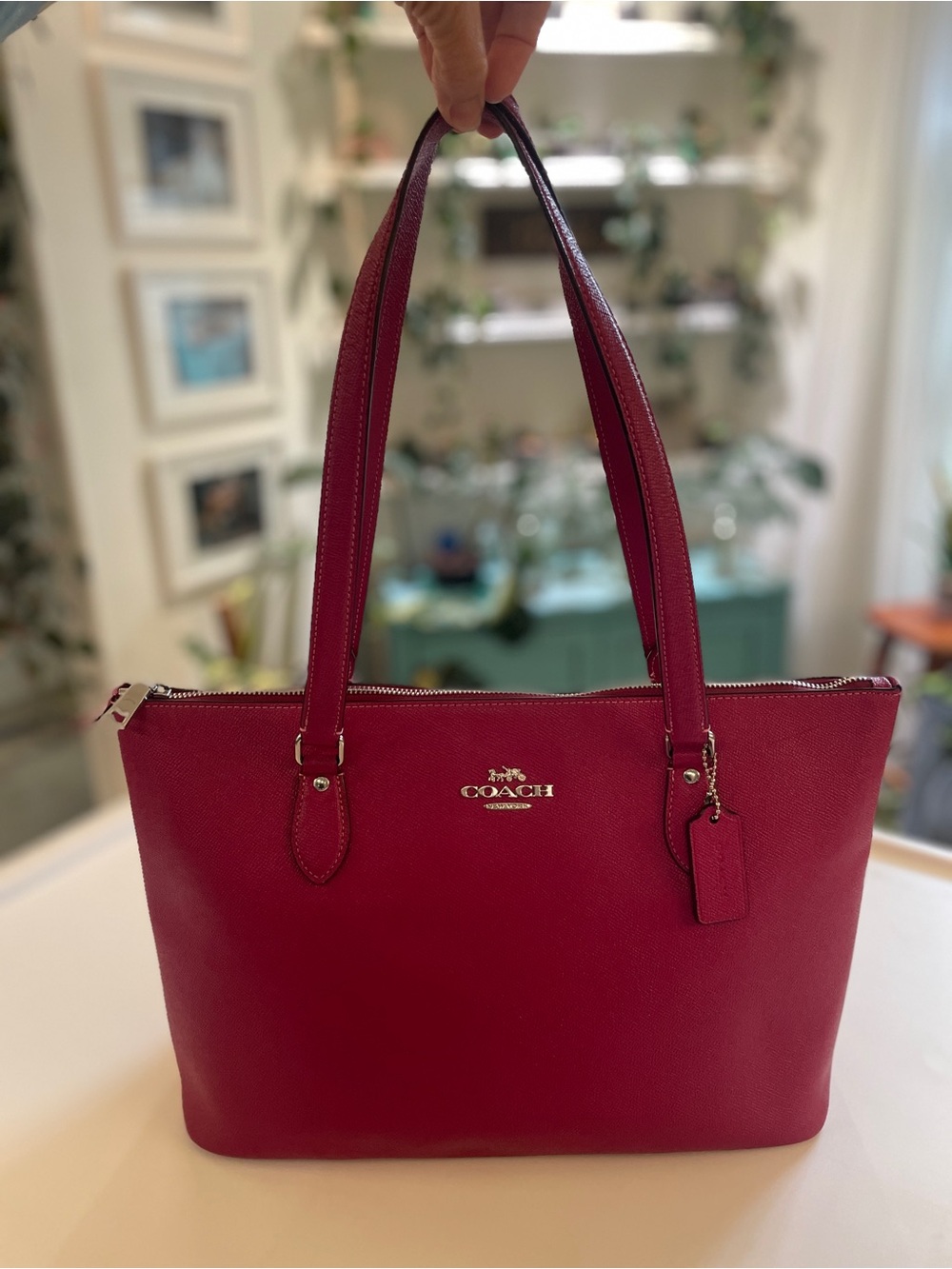 CH285 - Coach Gallery Tote
Color: Bright Violet